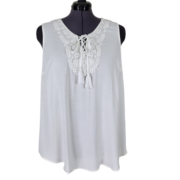 Torrid Top Size 2 2X Crochet Textured Woven Challis Lace Up Tassels White - Picture 1 of 15